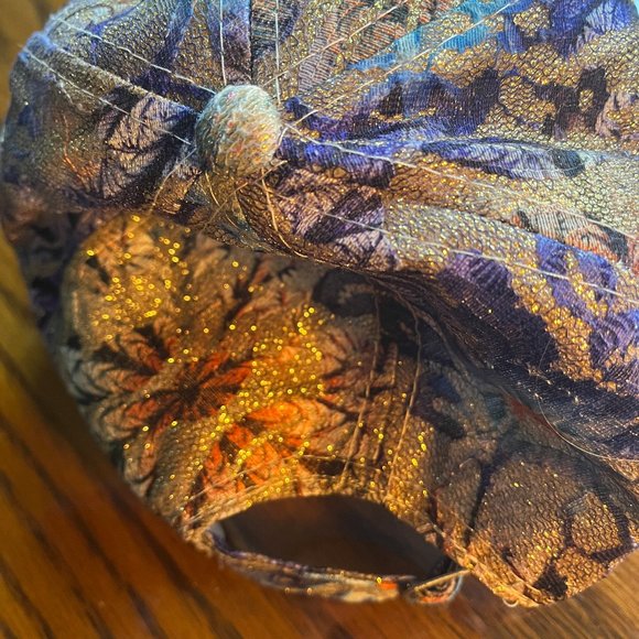 Beautiful, sequenced and bejeweled baseball cap / hat - Picture 5 of 6